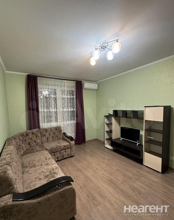 Сдается 1-комнатная квартира, 40 м²