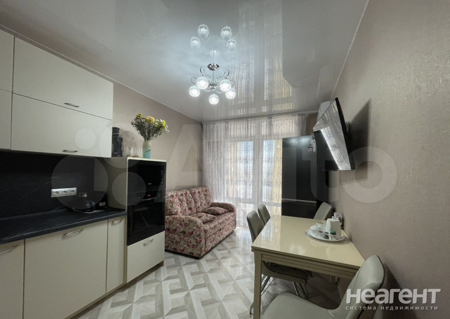 Продается 1-комнатная квартира, 48 м²