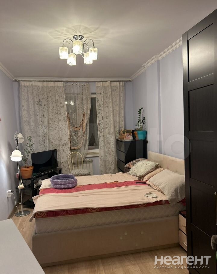 Продается 1-комнатная квартира, 37,3 м²