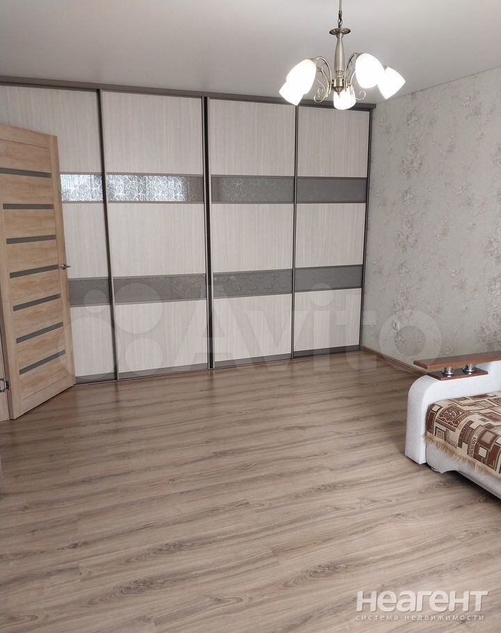 Продается 1-комнатная квартира, 38 м²