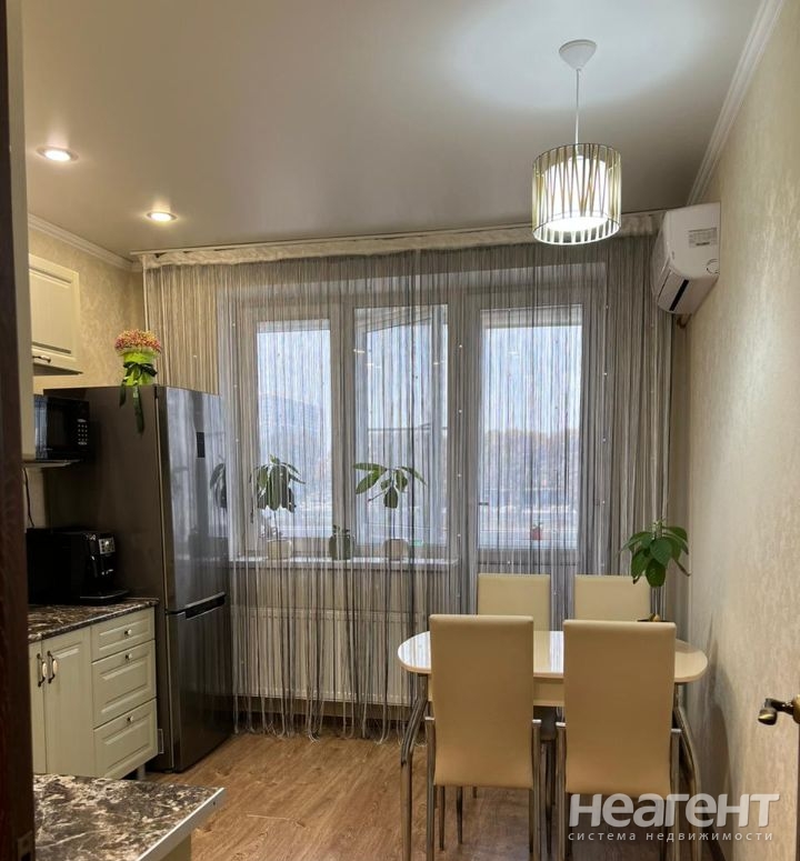 Сдается Многокомнатная квартира, 63 м²