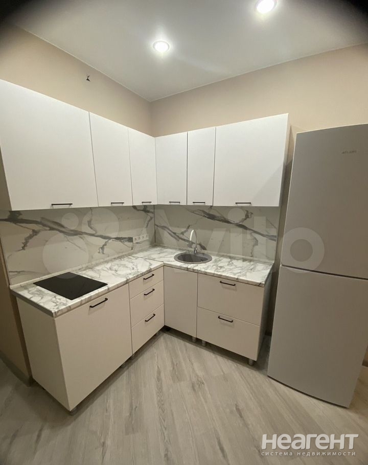 Сдается 1-комнатная квартира, 39 м²