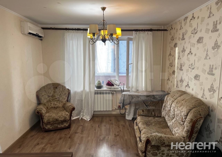 Продается 1-комнатная квартира, 38,4 м²