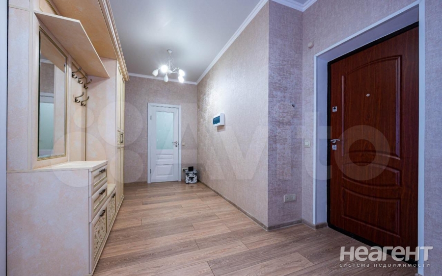 Продается 2-х комнатная квартира, 82 м²