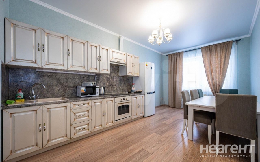 Продается 2-х комнатная квартира, 82 м²