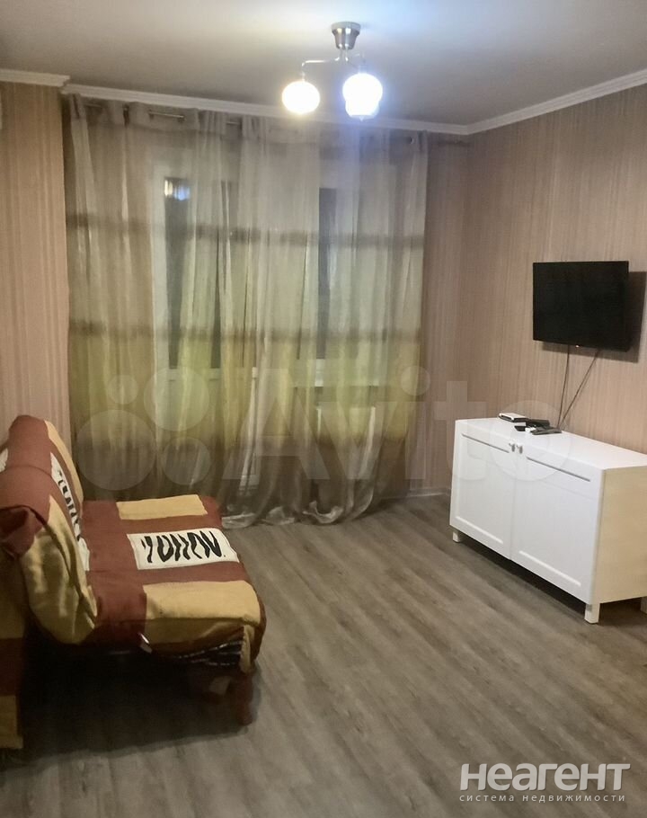 Сдается 1-комнатная квартира, 38 м²