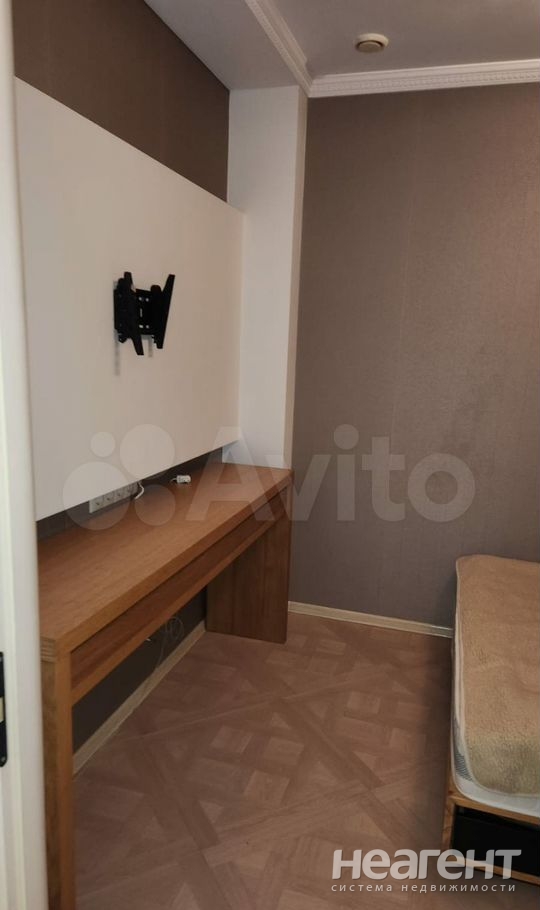 Продается Многокомнатная квартира, 140 м²