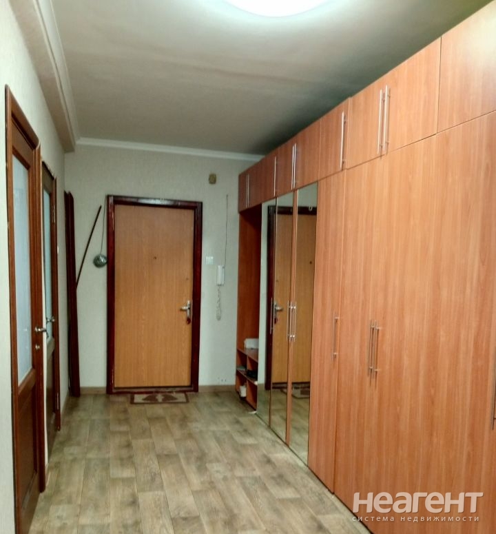 Сдается Многокомнатная квартира, 90,45 м²