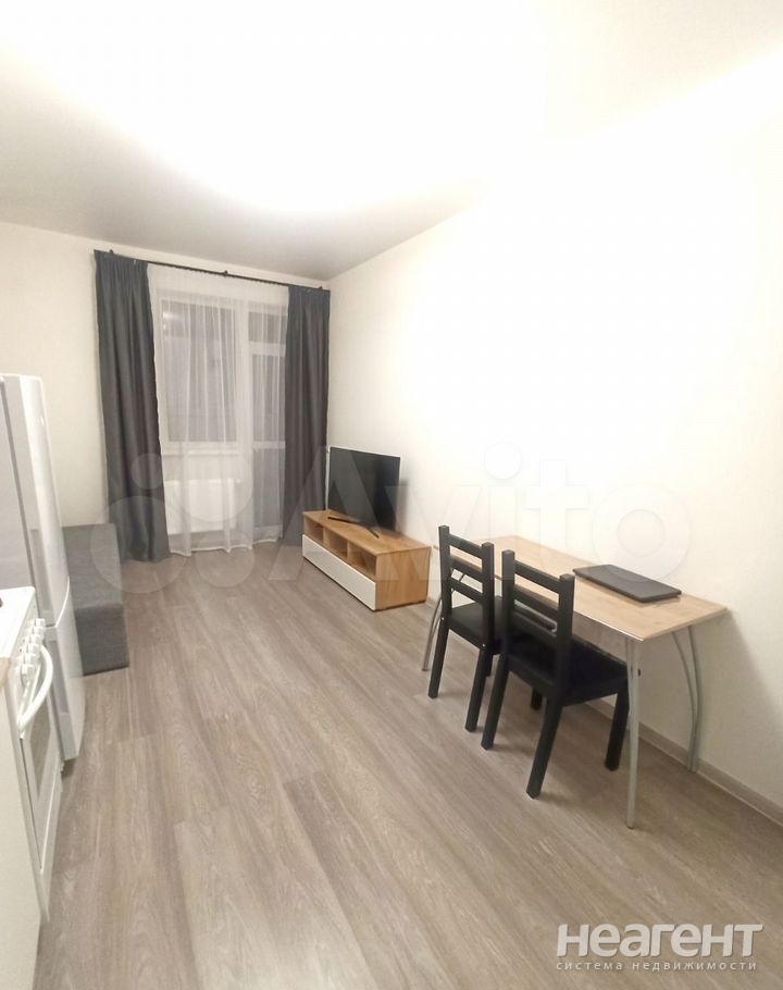 Сдается 1-комнатная квартира, 39 м²