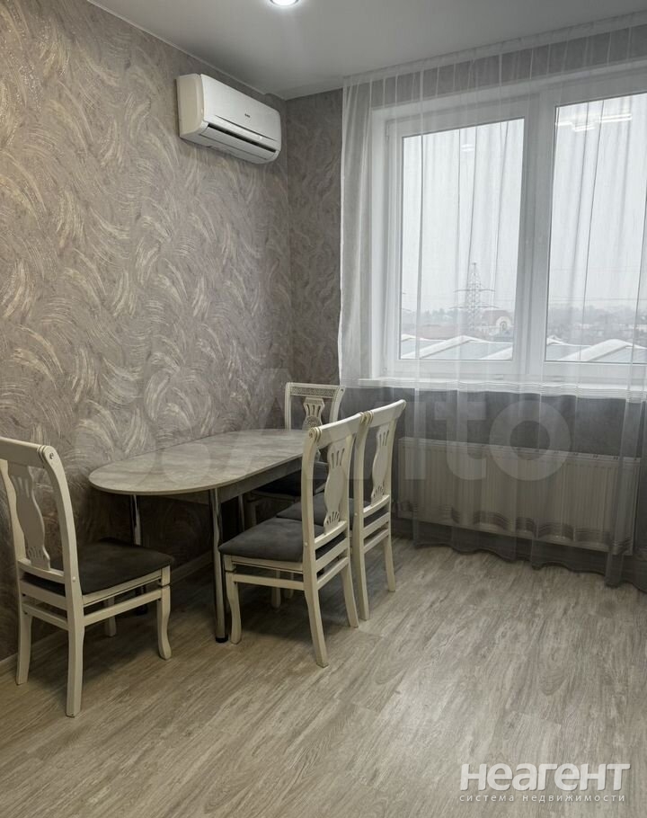 Сдается 1-комнатная квартира, 42 м²