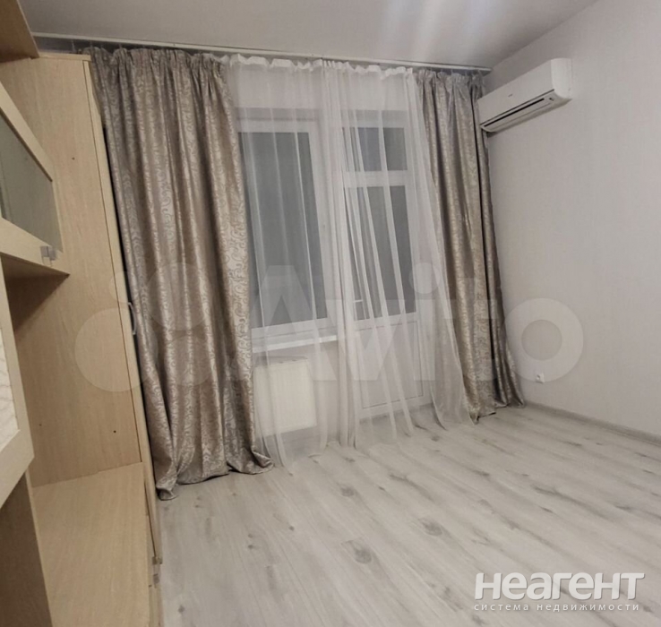 Сдается 1-комнатная квартира, 42 м²