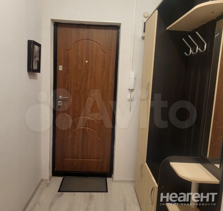 Сдается 1-комнатная квартира, 42 м²