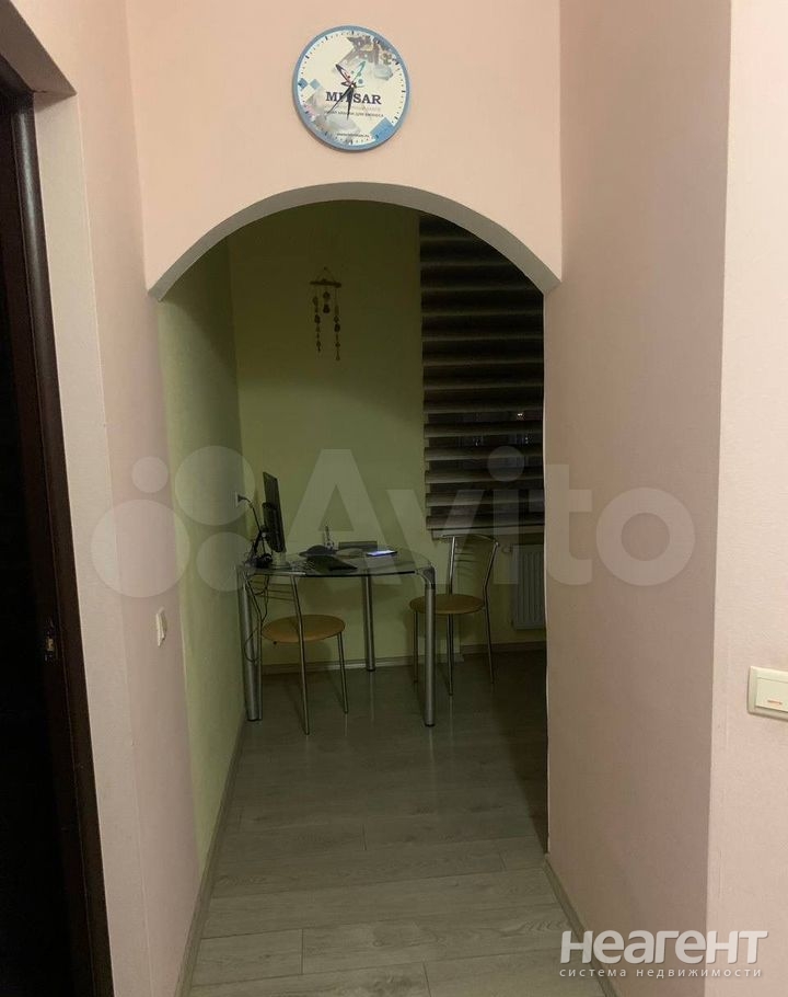 Продается 1-комнатная квартира, 37 м²