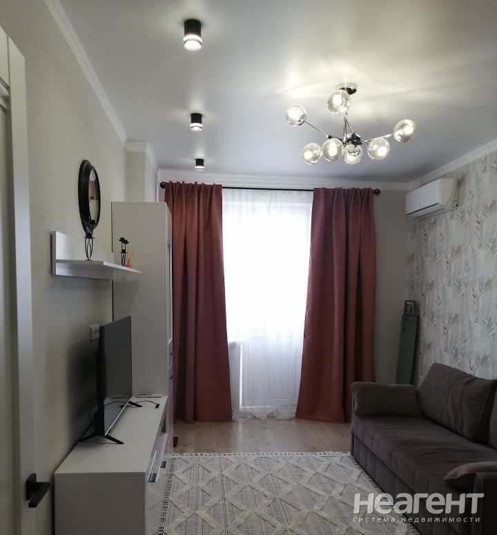 Продается 1-комнатная квартира, 42 м²