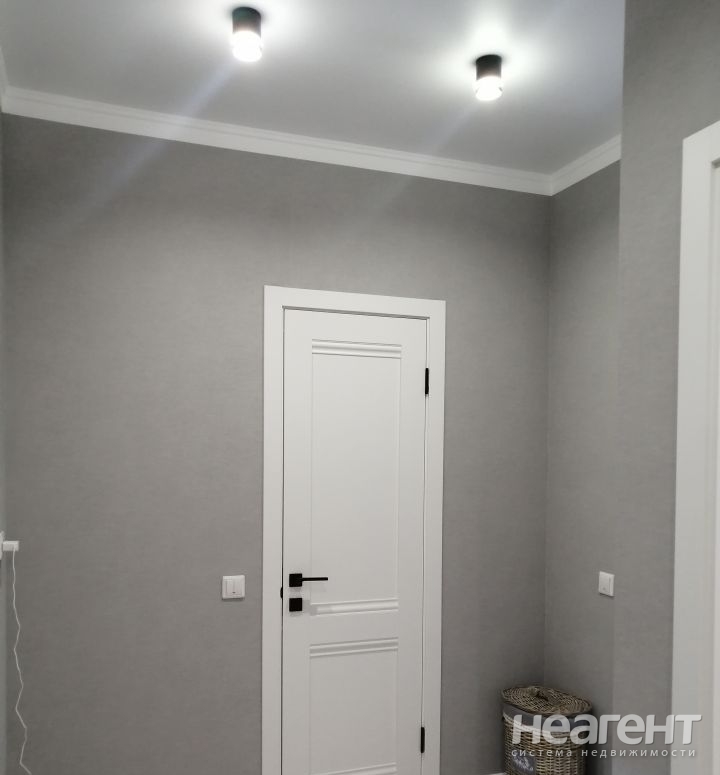 Продается 1-комнатная квартира, 42 м²