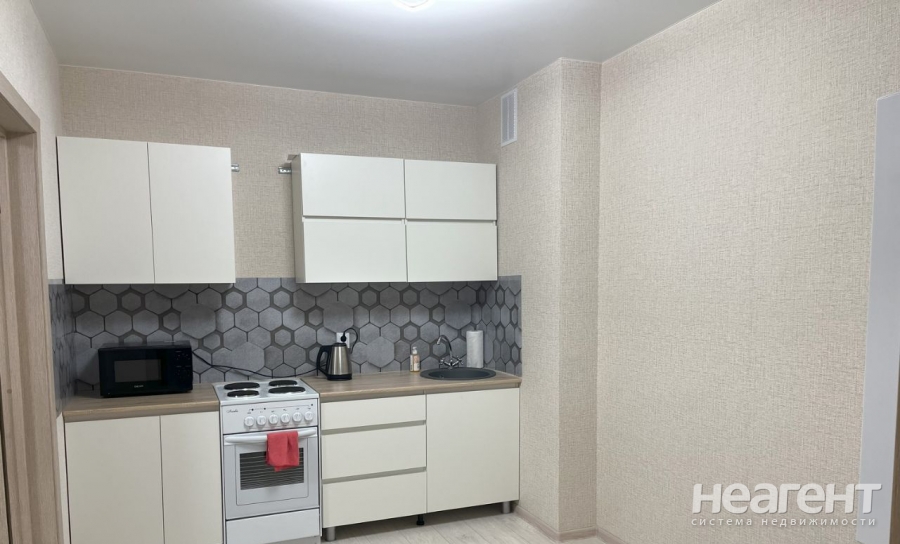 Сдается Многокомнатная квартира, 77,2 м²