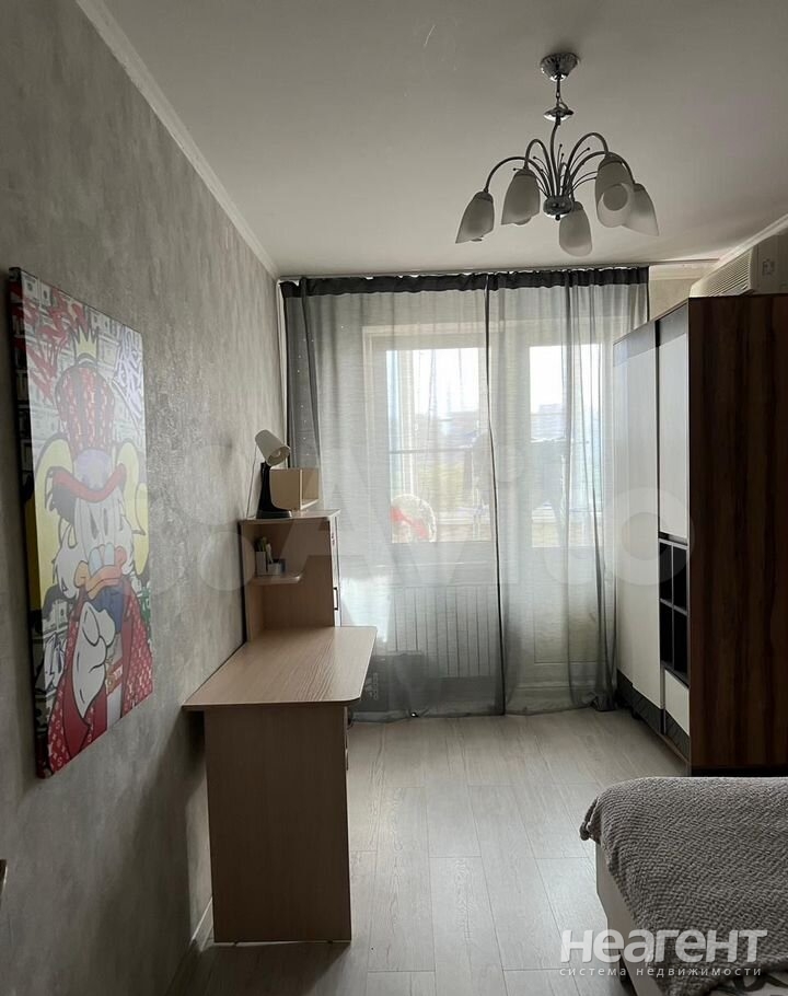 Продается Многокомнатная квартира, 77 м²