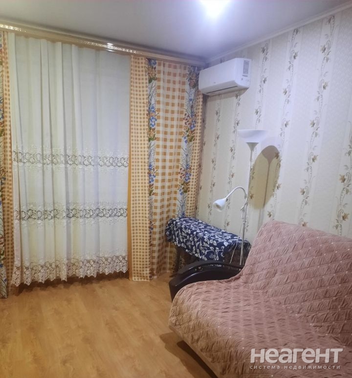 Сдается 1-комнатная квартира, 38 м²