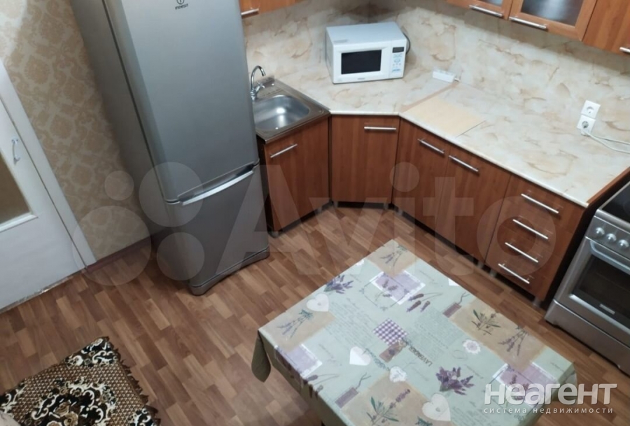 Сдается 1-комнатная квартира, 39 м²