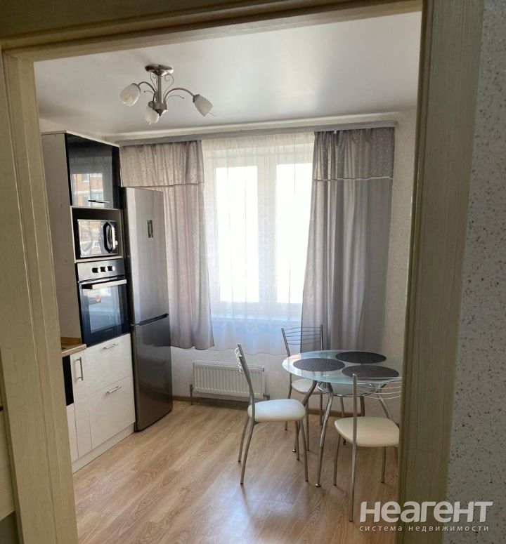 Сдается 1-комнатная квартира, 40 м²