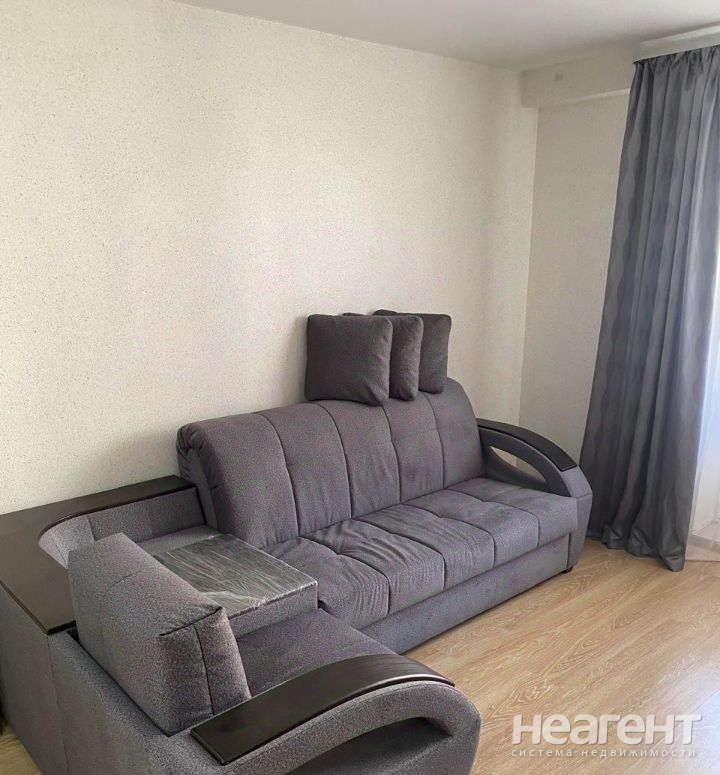 Сдается 1-комнатная квартира, 40 м²