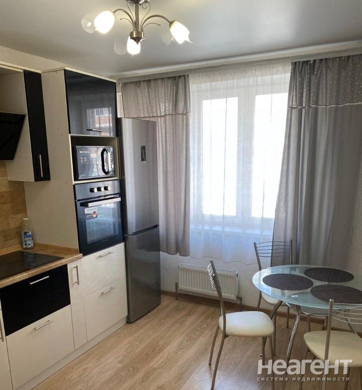 Сдается 1-комнатная квартира, 40 м²