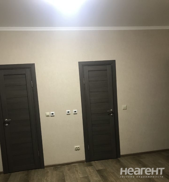 Сдается 2-х комнатная квартира, 75 м²