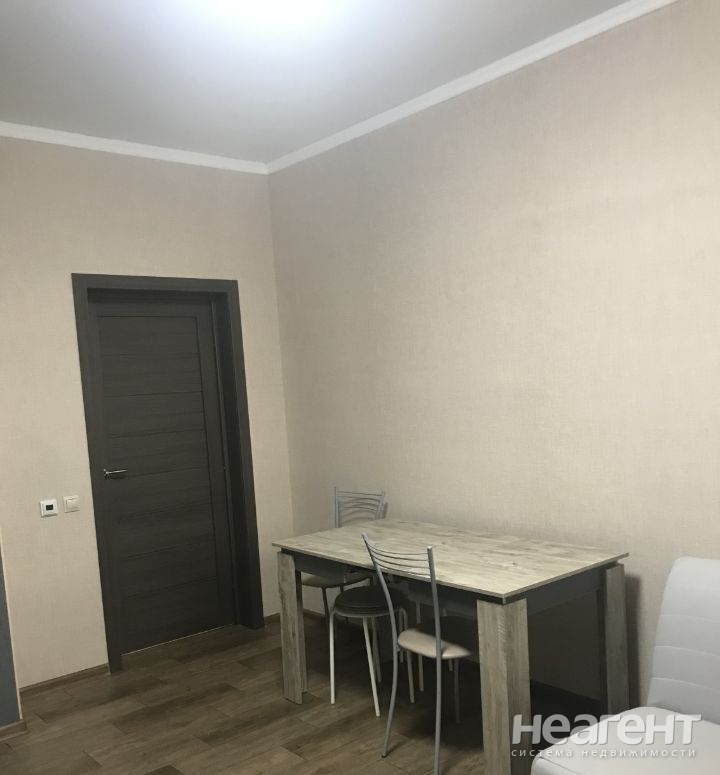 Сдается 2-х комнатная квартира, 75 м²