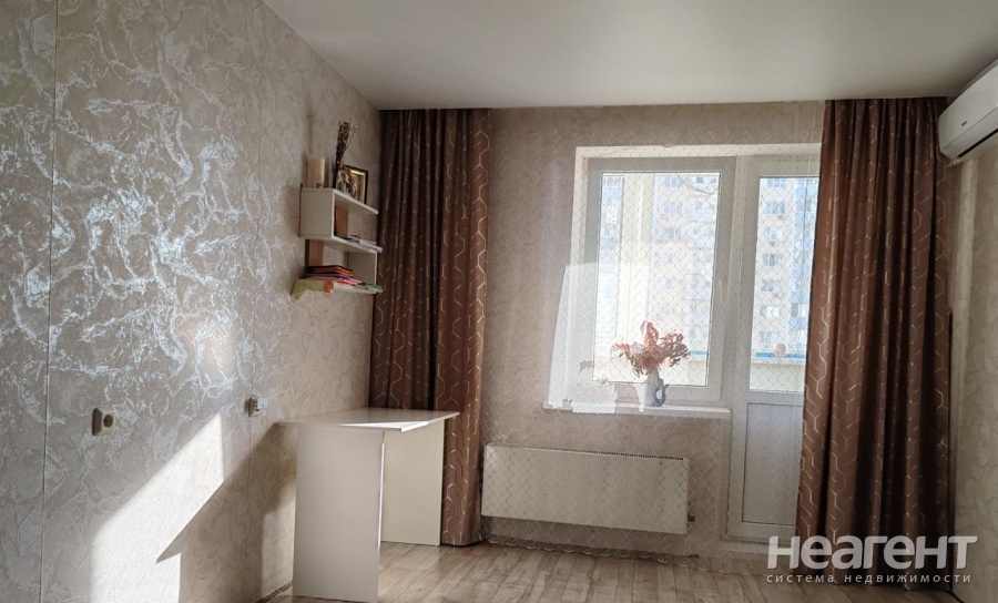 Продается 1-комнатная квартира, 44 м²