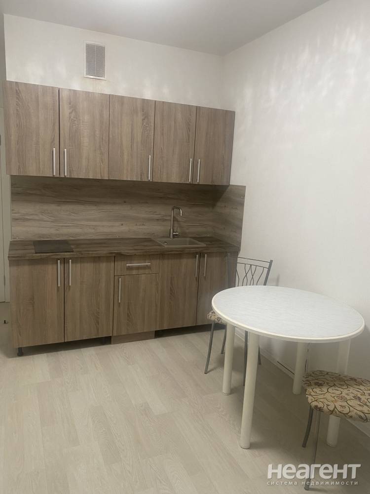 Сдается 1-комнатная квартира, 39,6 м²