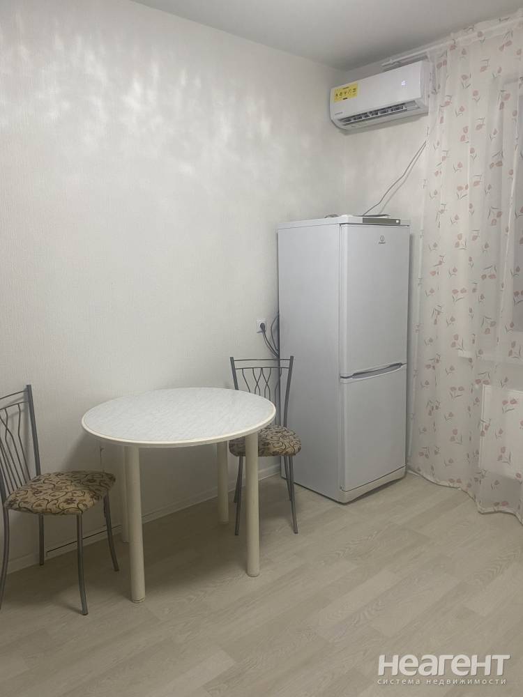 Сдается 1-комнатная квартира, 39,6 м²