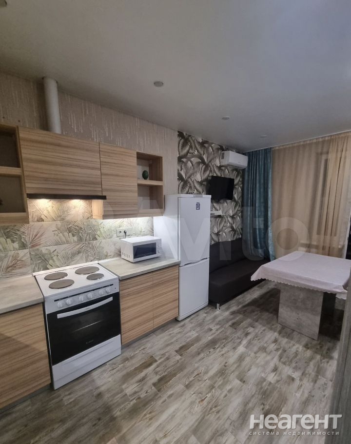 Сдается 1-комнатная квартира, 38 м²