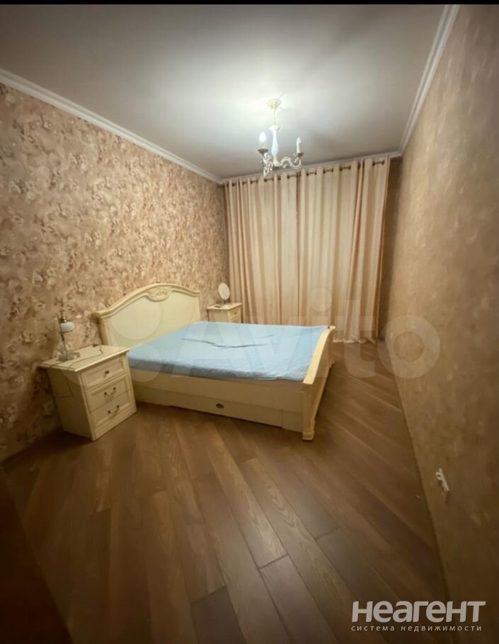 Сдается 2-х комнатная квартира, 65 м²