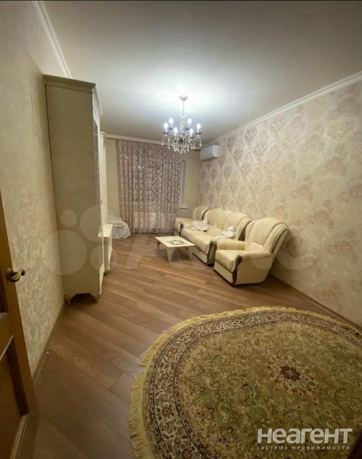 Сдается 2-х комнатная квартира, 65 м²