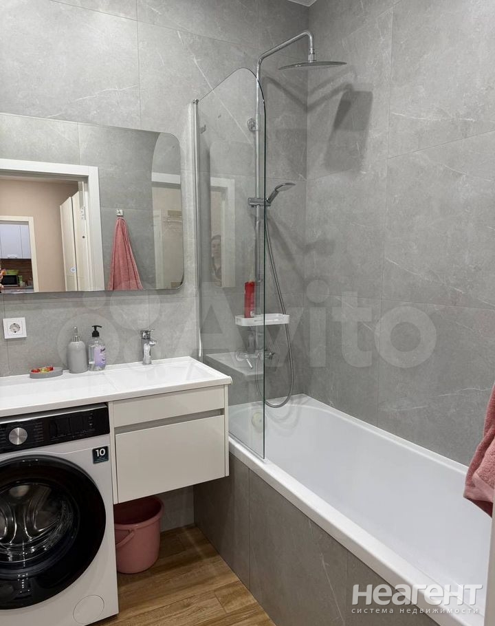 Сдается Многокомнатная квартира, 100 м²