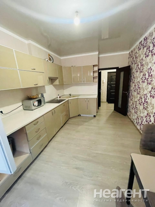 Продается 1-комнатная квартира, 45 м²