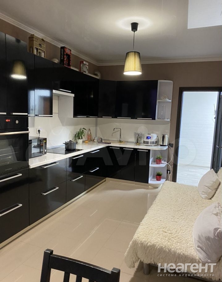 Продается 1-комнатная квартира, 42,4 м²