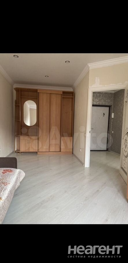 Продается 1-комнатная квартира, 35 м²