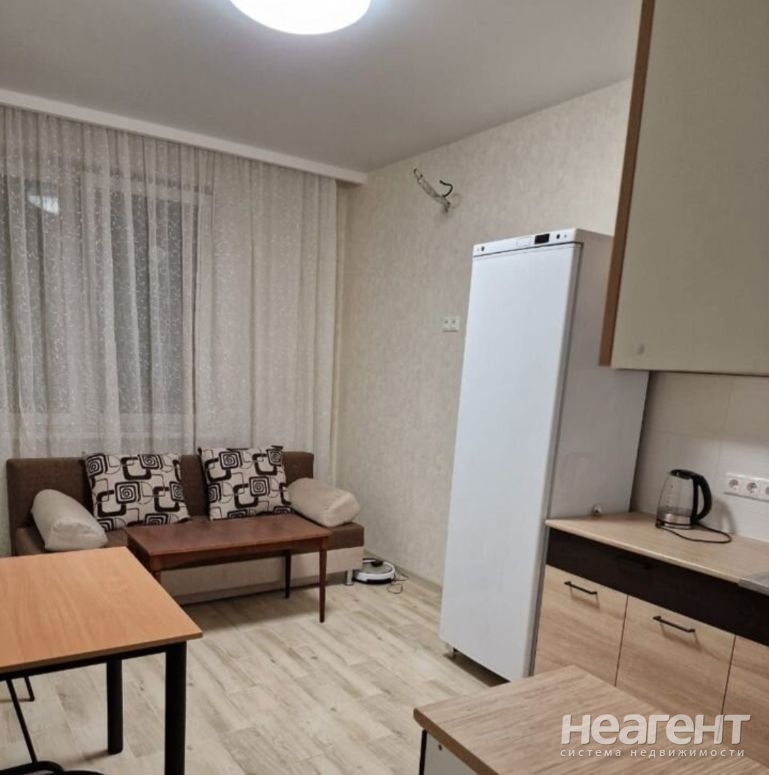 Сдается 1-комнатная квартира, 37 м²