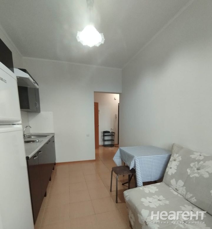 Сдается 1-комнатная квартира, 40 м²