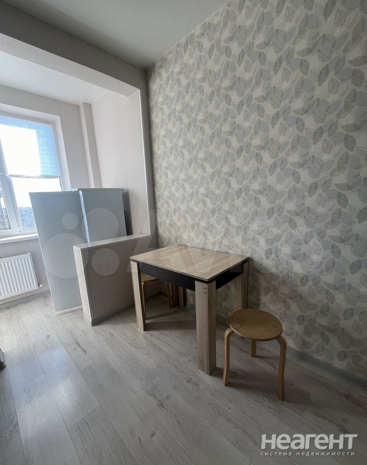 Продается 1-комнатная квартира, 32 м²