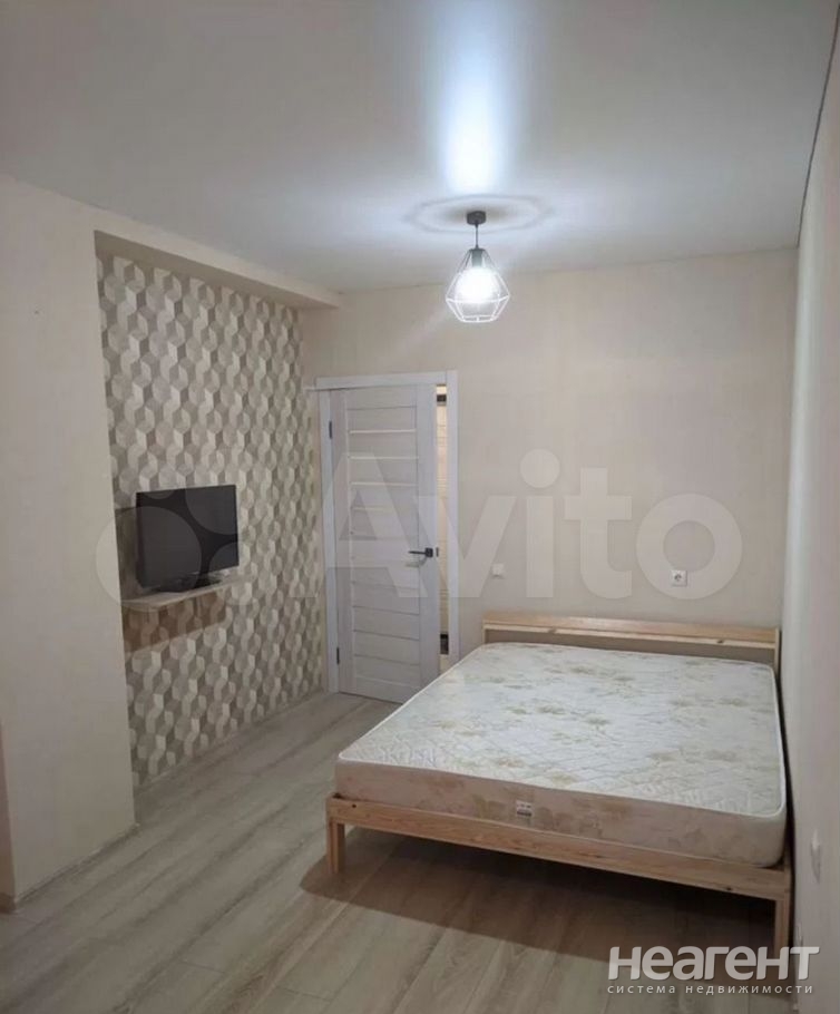 Сдается 1-комнатная квартира, 40 м²