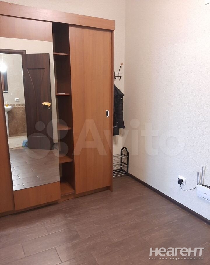 Сдается 1-комнатная квартира, 44 м²