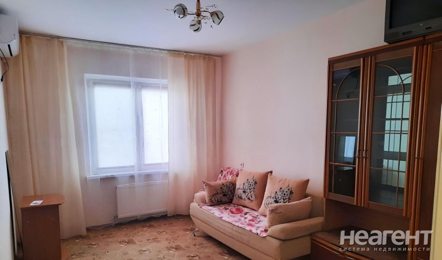 Продается 1-комнатная квартира, 35 м²