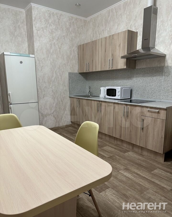 Сдается 2-х комнатная квартира, 70 м²