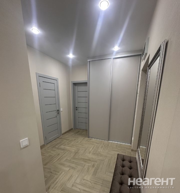 Сдается 2-х комнатная квартира, 65 м²