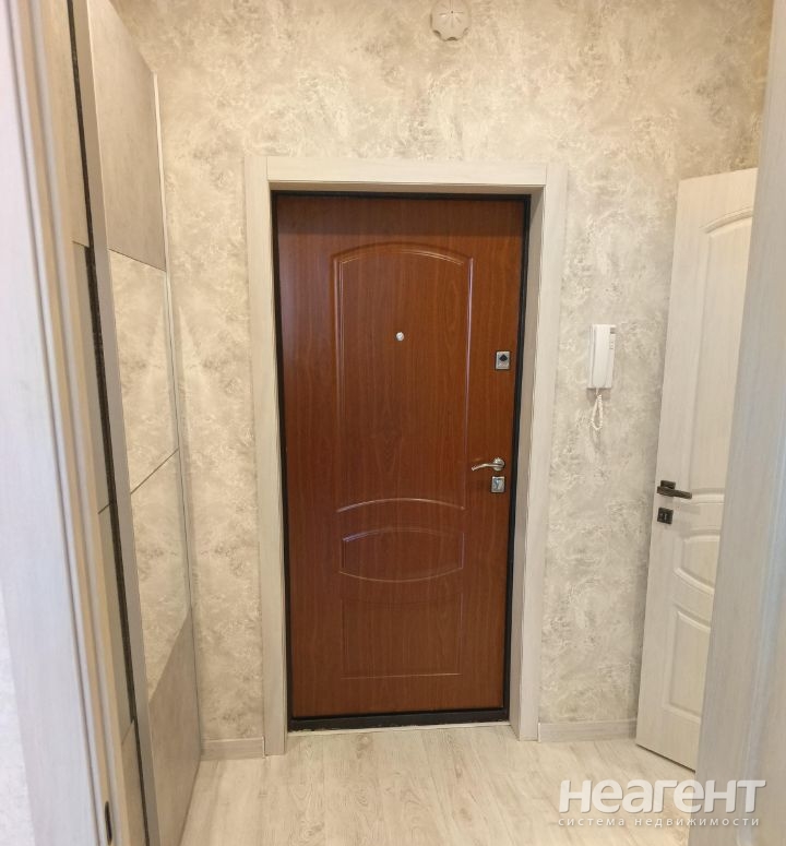 Продается 1-комнатная квартира, 38,4 м²