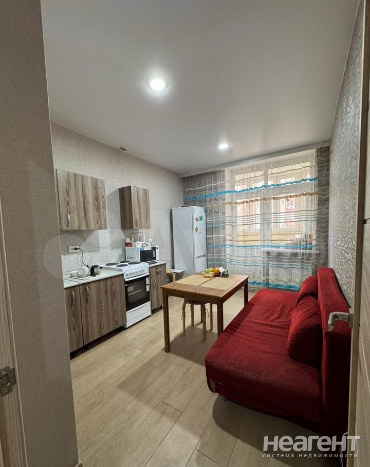 Продается 1-комнатная квартира, 37,4 м²