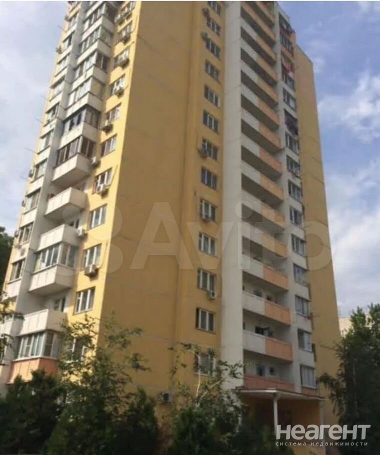 Продается 1-комнатная квартира, 43 м²