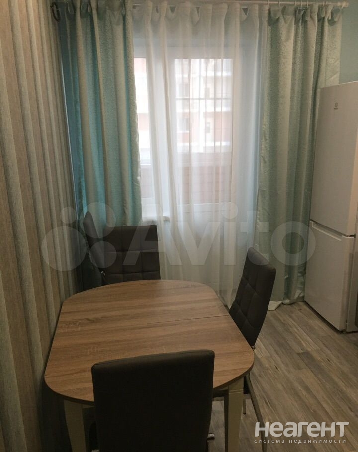 Сдается 1-комнатная квартира, 39 м²